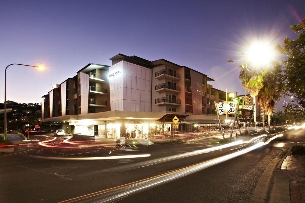 Grand Hotel And Apartments טאונסביל מראה חיצוני תמונה