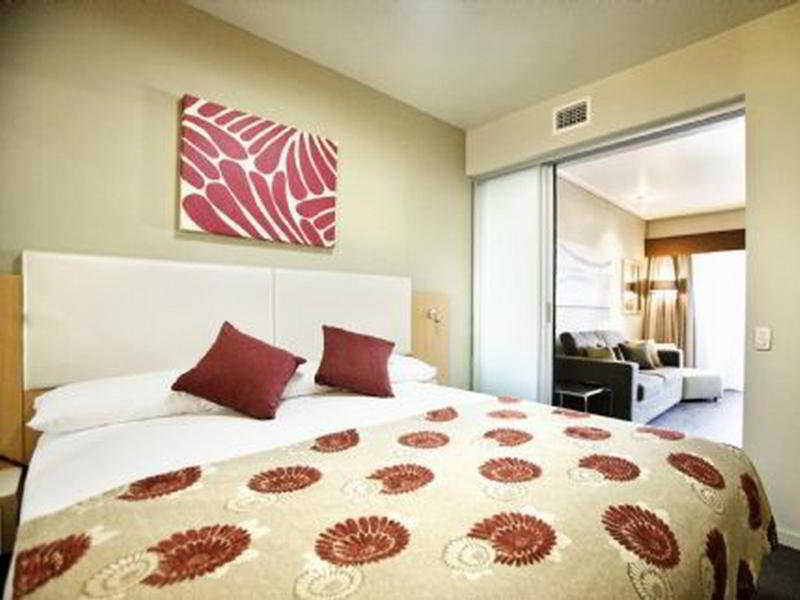 Grand Hotel And Apartments טאונסביל מראה חיצוני תמונה