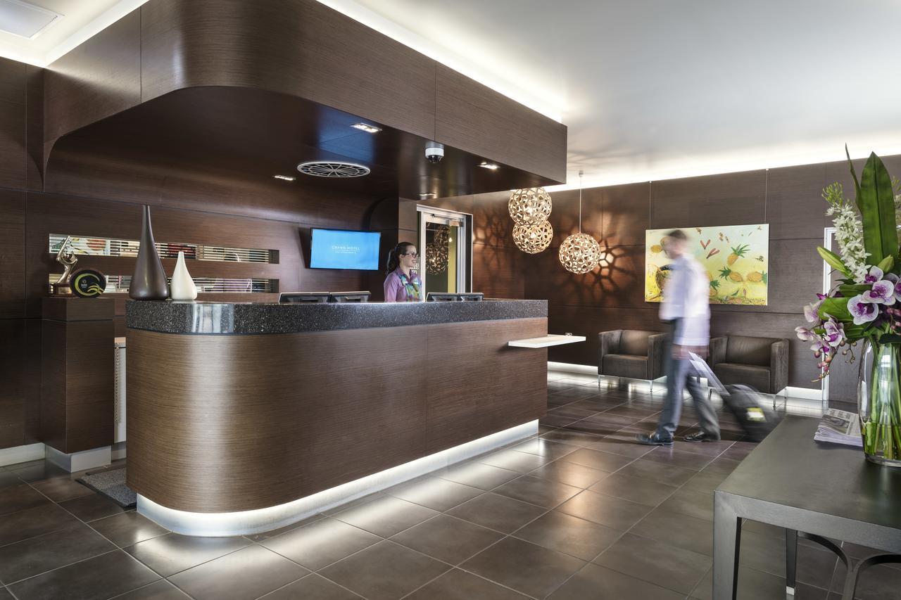 Grand Hotel And Apartments טאונסביל מראה חיצוני תמונה