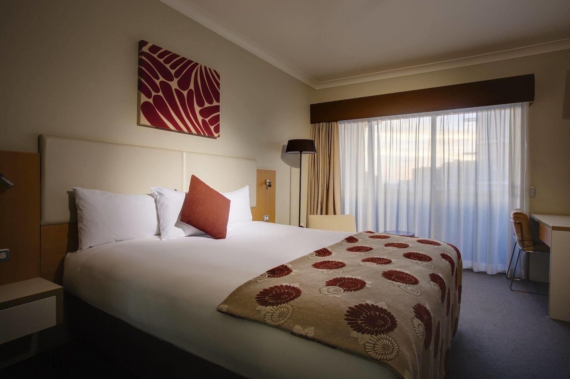 Grand Hotel And Apartments טאונסביל מראה חיצוני תמונה