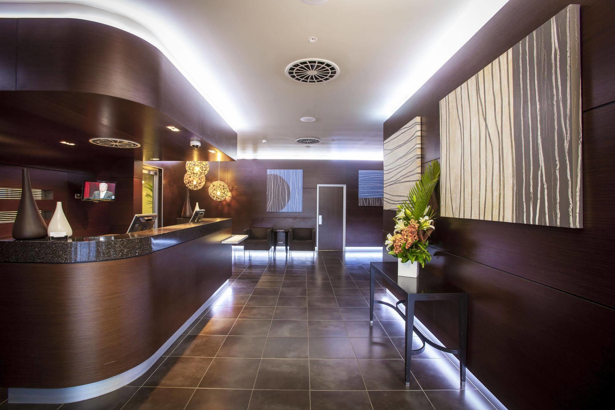 Grand Hotel And Apartments טאונסביל מראה חיצוני תמונה